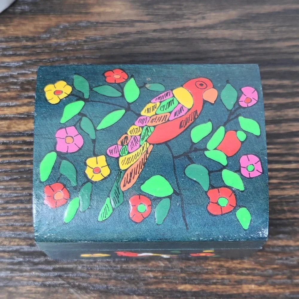 VTG La Palma El Salvador Wooden Trinket Box Hand Painted Bird Floral Design